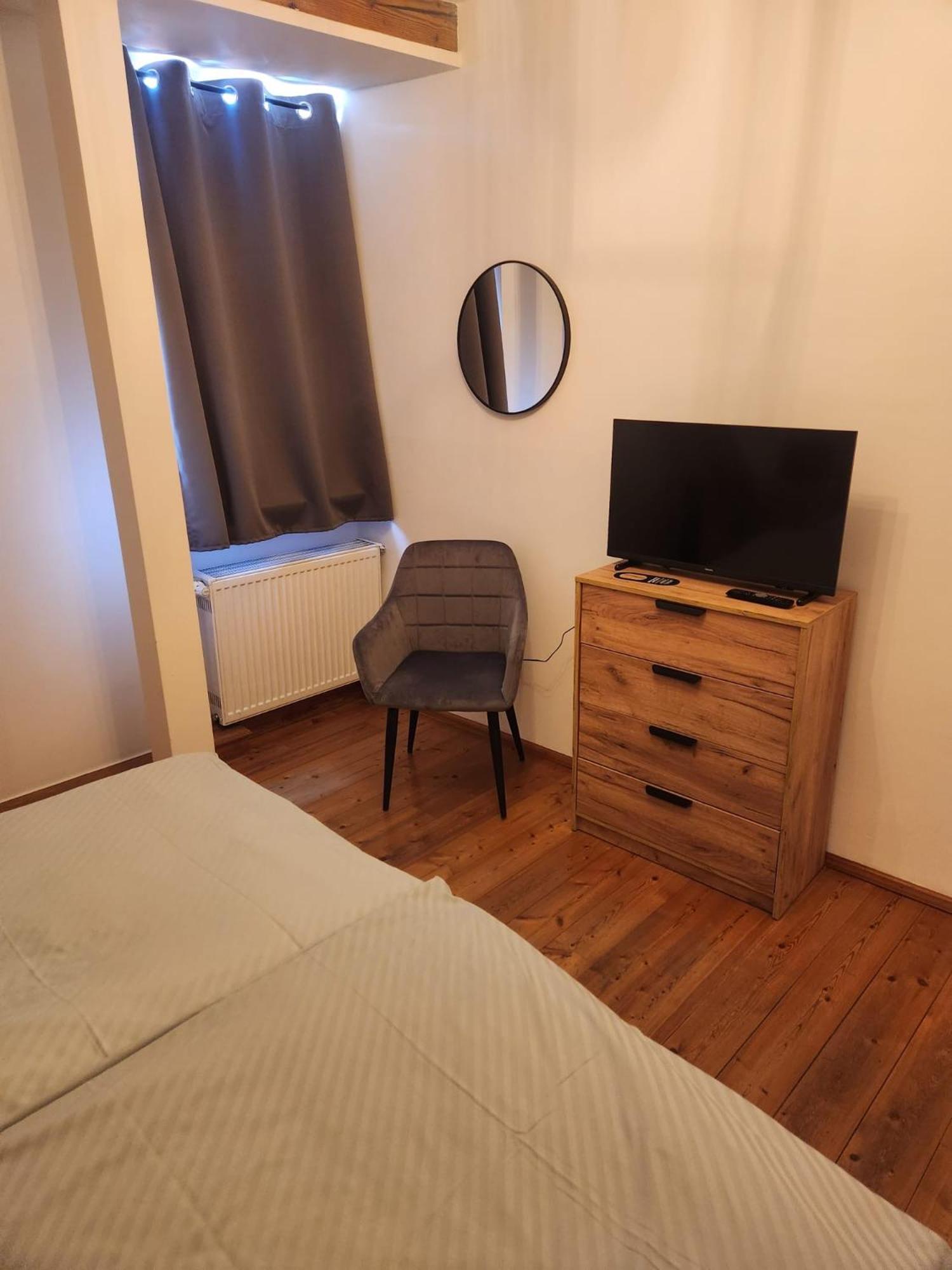 Hotel Rhodter Adler 로트운터리트부르크 외부 사진